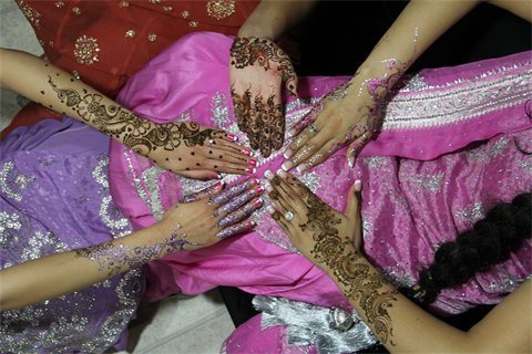 100 Beautiful Mehndi (Henna Hand Art) Designs - Designs Mag