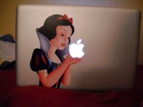 2_Snow White-le Pomme Empoisonne
