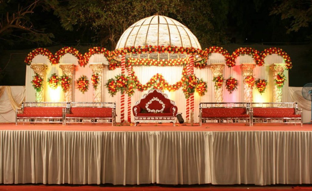 latest-marriage-wedding-reception-stage-background-decorations-in-hindu-christian-muslim-nikkas-with-rose-mandapam-models-hindu-wedding-planner-4